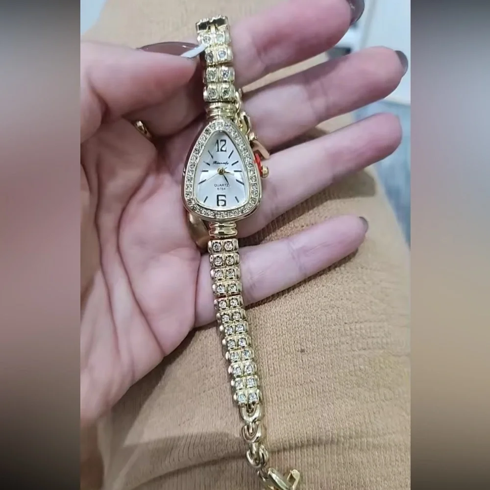 Vintage Gold Rhinestone Watch – Feminine Luxury Timepiece - Picture 6 of 9